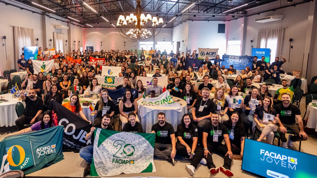 Ponta Grossa recebe 400 jovens empreendedores de 44 cidades